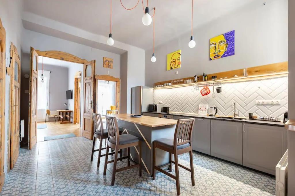 Elegant And Modern In The City Centre Budapest Extérieur photo