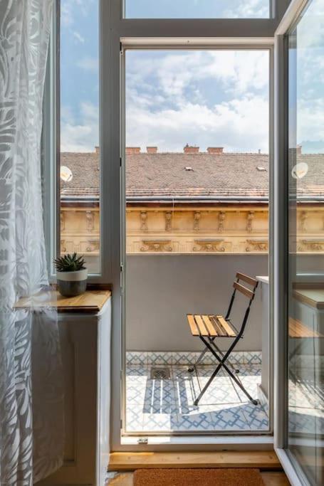 Elegant And Modern In The City Centre Budapest Extérieur photo